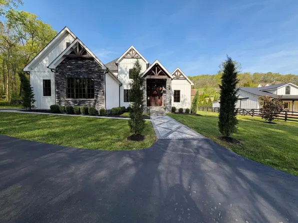 4450 Savage Pointe Dr, Franklin, TN 37064