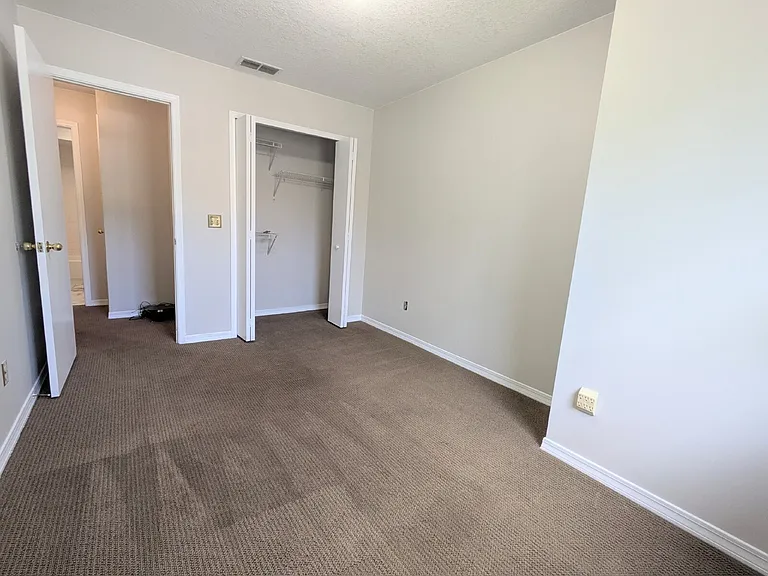 3027 Candlewyck Ln E — Photo 13