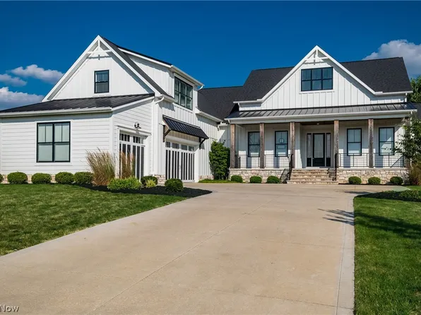 8813 Regency Dr NW, Massillon, OH 44646