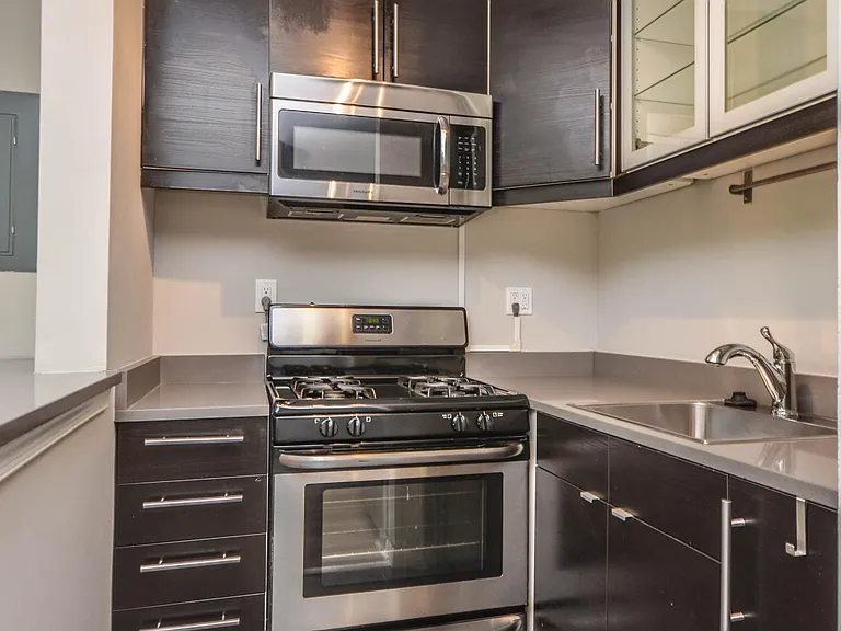 4840 Macarthur Blvd NW #404 — Photo 14