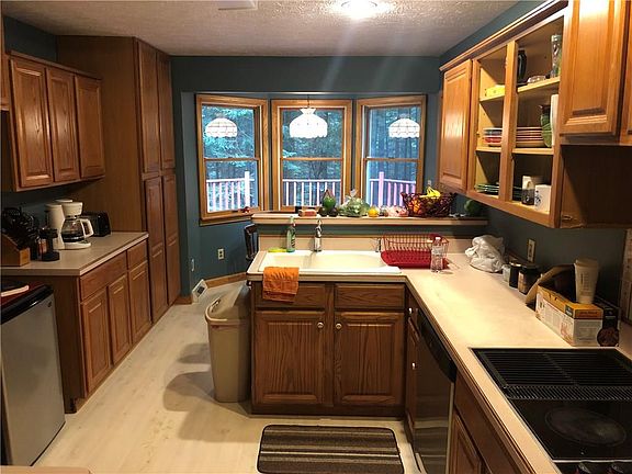 4th image of 21105 Serenity Dr