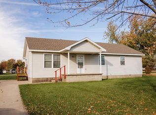 332 Kennedy Dr, Iola, KS 66749