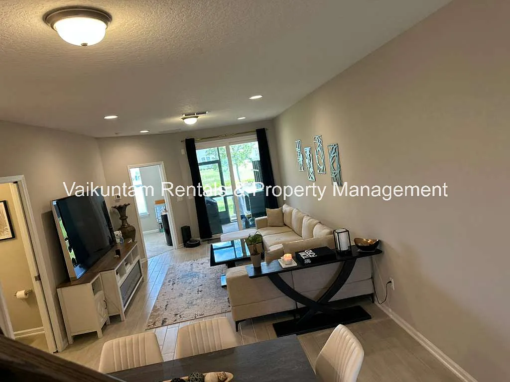 Building Photo - 754 Cherry Elm Dr