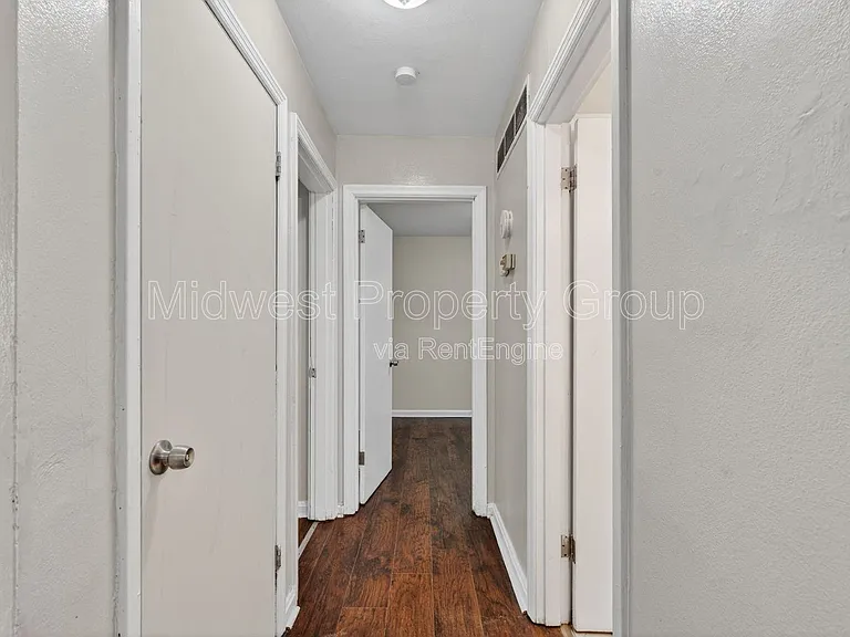 224 S Harvey Ave — Photo 8