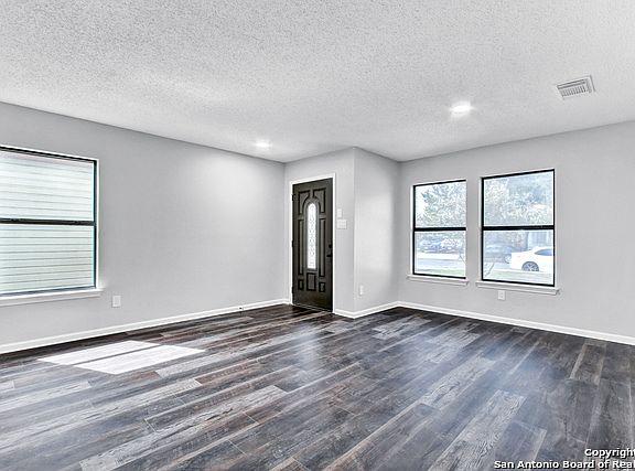 2nd image of 9715 Kashmir Dr