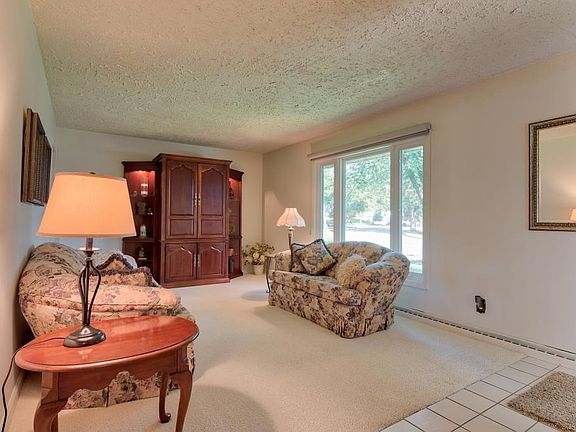 4th image of 307 Mesabi Dr