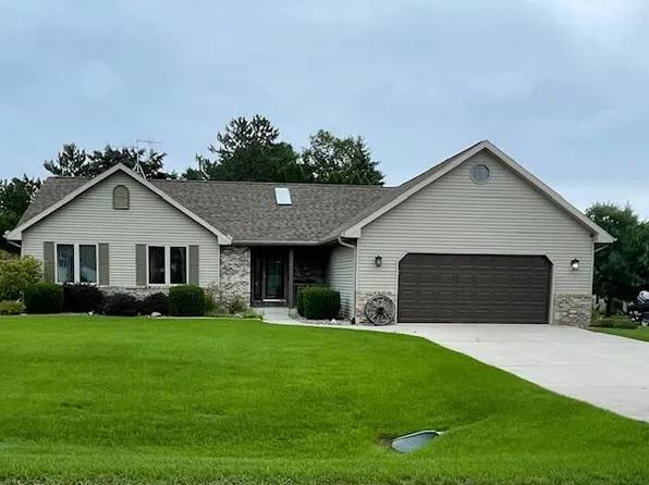 N6235 Woodland Meadows DRIVE, Sheboygan, WI 53083