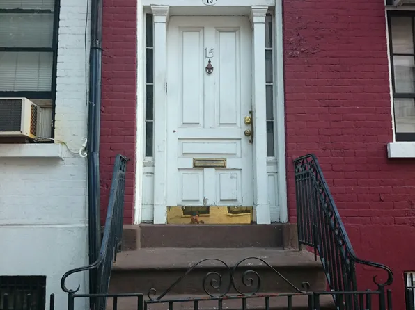 15 Gay Street