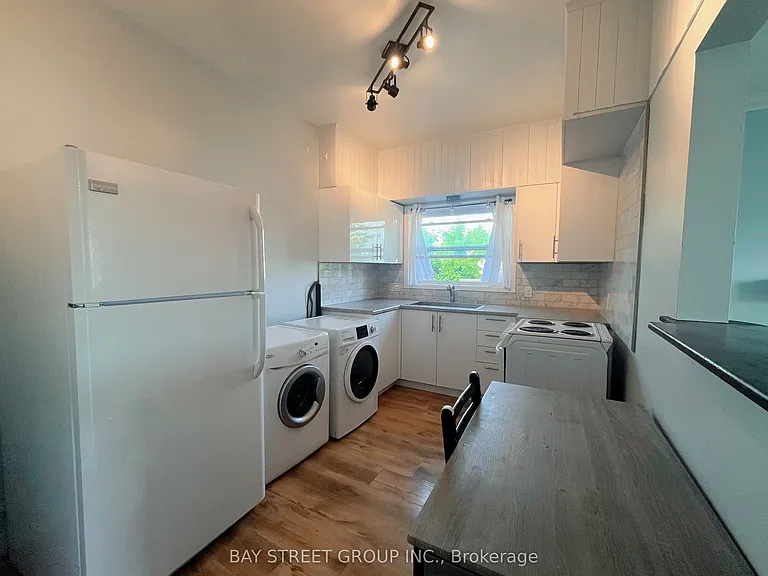 70 Courtwright St #FRONT — Photo 3