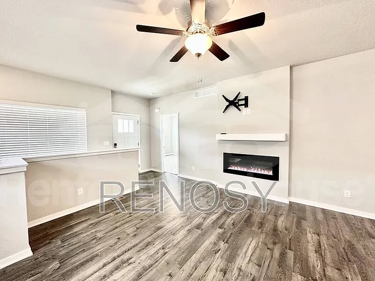 2310 SW Plaza Pkwy — Photo 4