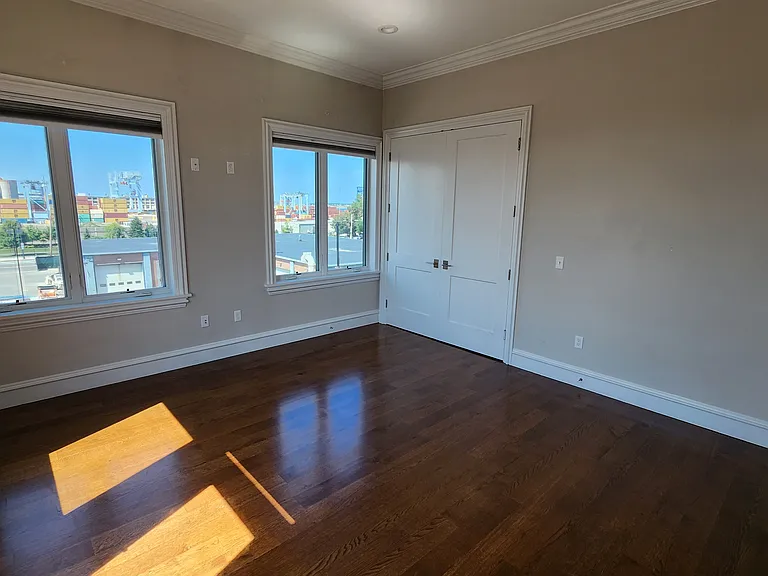 933 E 2nd St #20 — Photo 14