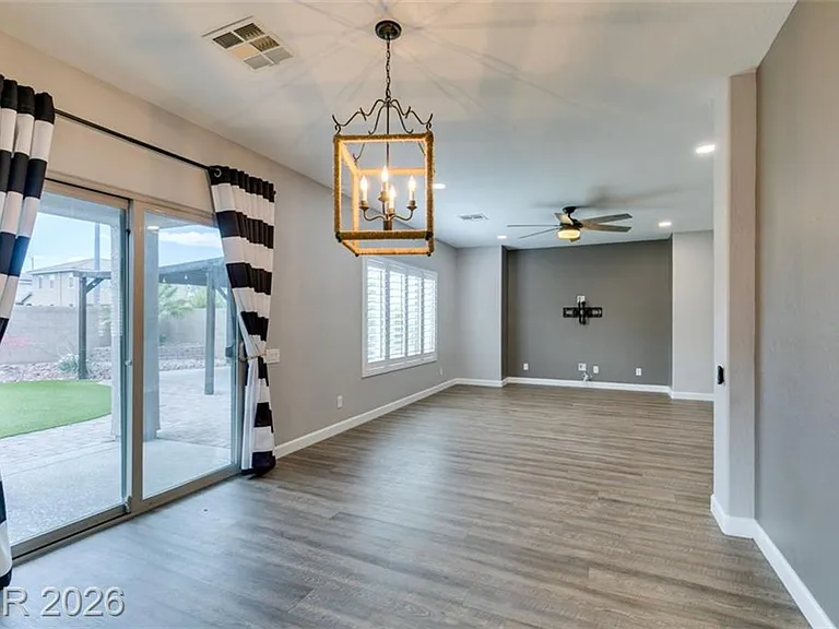 1129 Emanuel St — Photo 21