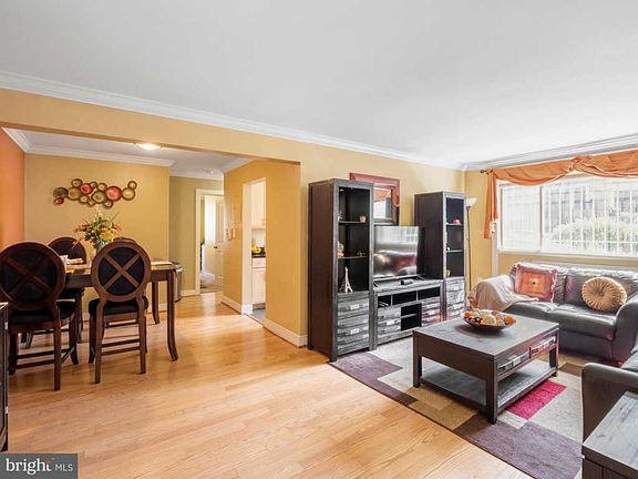 2nd image of 2832 Hartford St SE APT 104