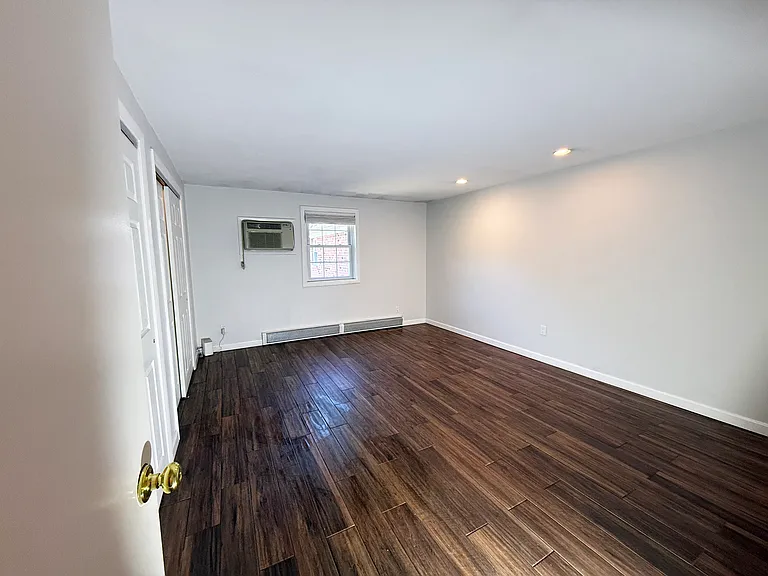 89 Pleasant St #D11 — Photo 8