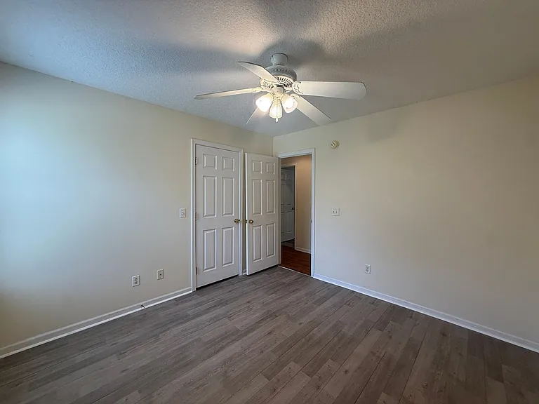 221 Millcrest Dr — Photo 13