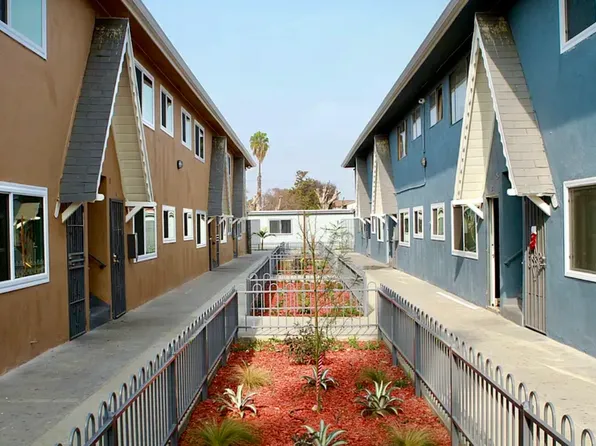 4715 Live Oak St APT 20, Cudahy, CA 90201