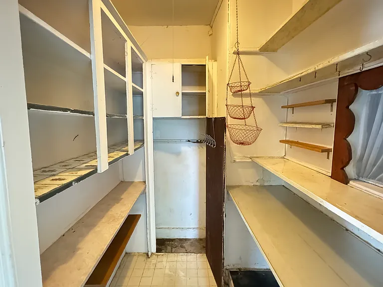 4 Woodstock Ave #1 — Photo 17
