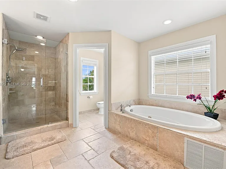 1419 SW 21st Ct — Photo 34