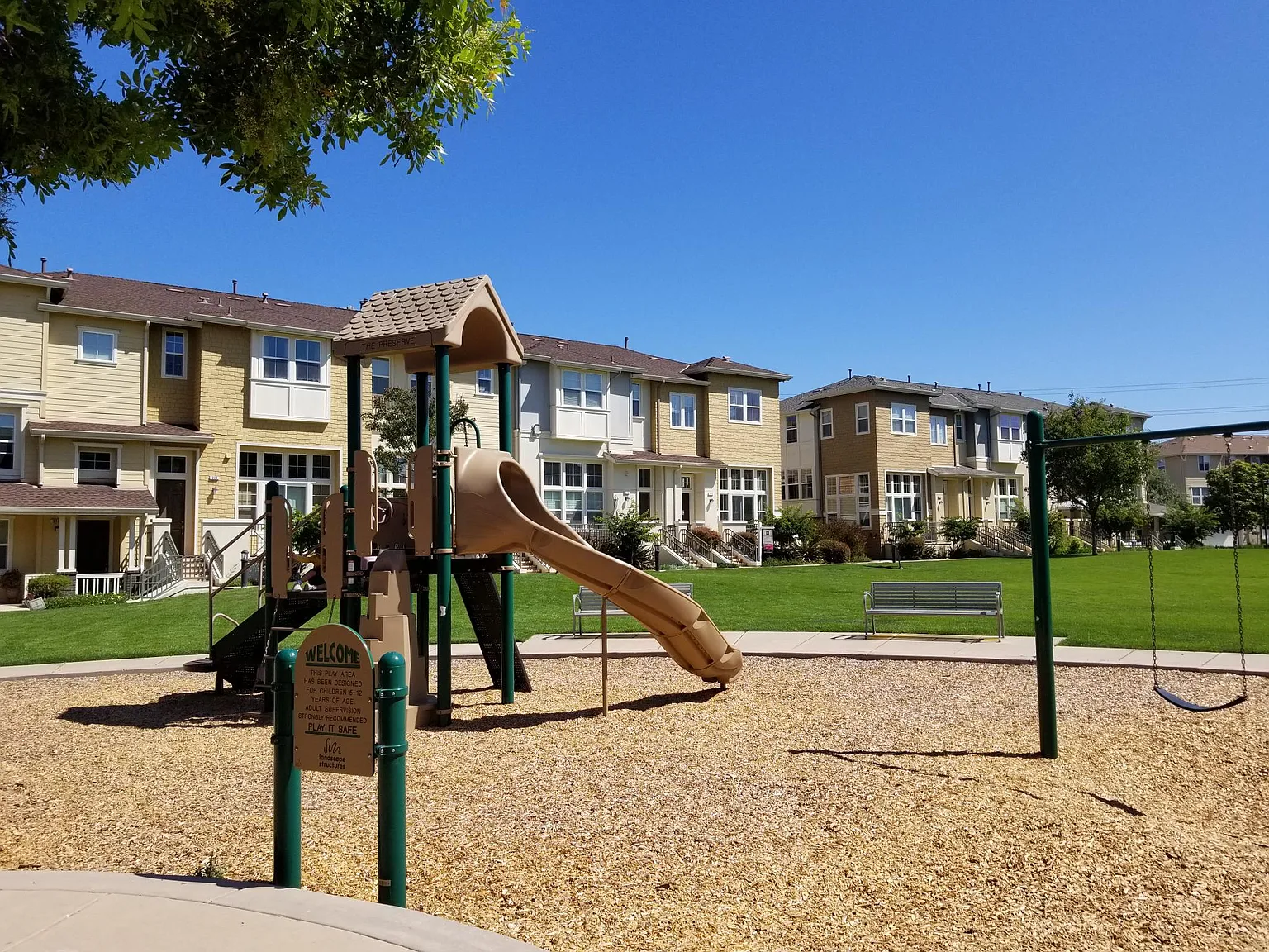 2 bed, 2.5 bath, 1473 sqft, $5,300 — Photo 2