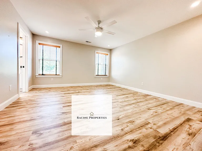 27 Carriage Dr — Photo 12