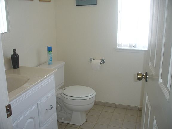 5th image of 193 Linden Ave APT 2