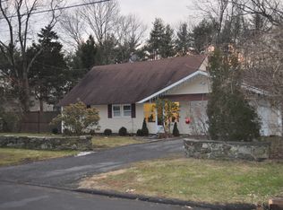 6 Brook Ln, Rye Brook, NY 10573