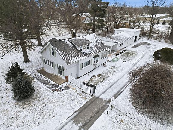 2nd image of 7097 Harlem Rd