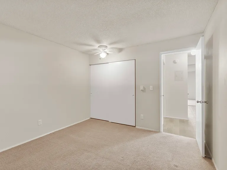 Baycrest Apartments — Photo 39