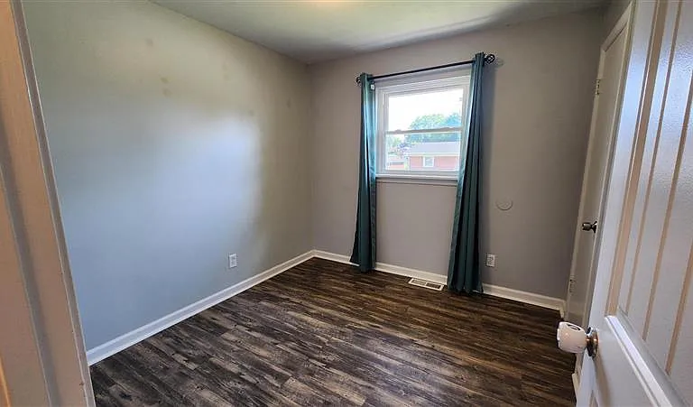 505 Kent Dr — Photo 23