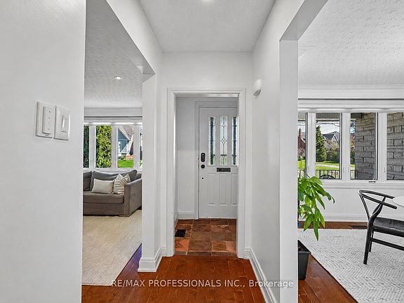 3rd image of 28 Spring Garden Rd