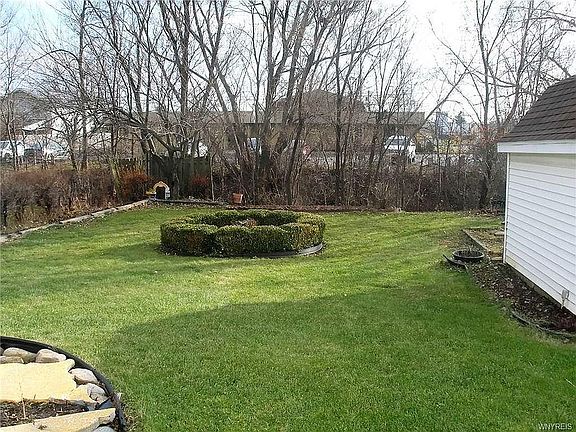 3rd image of 317 N Creek Dr