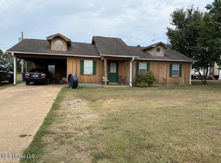 86 S Center St, Potts Camp, MS 38659