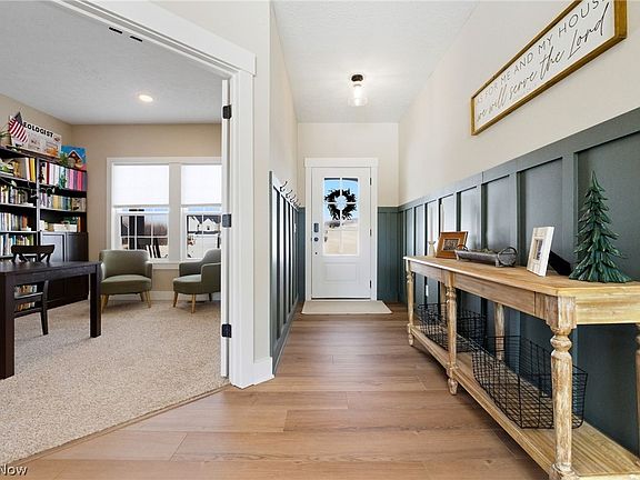 3rd image of 6670 Merlin Dr