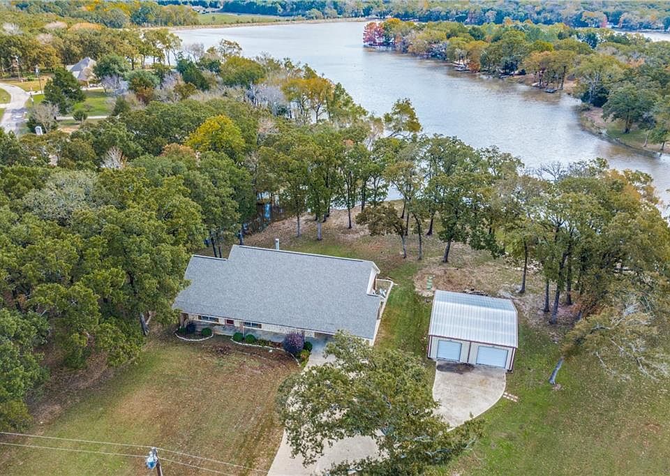 1st image of 302 Westshore Dr