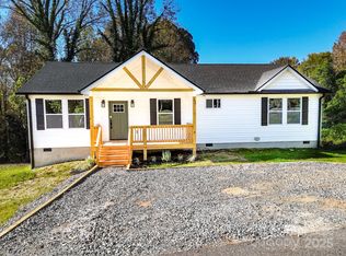 22 Hoyle St, Marion, NC 28752