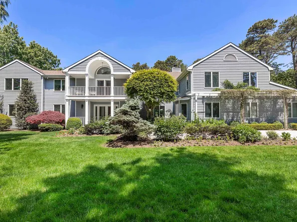 3 Acorn Path, Quogue, NY 11959