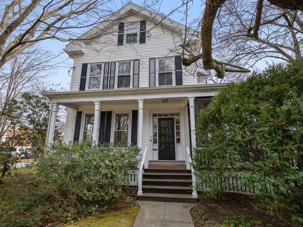 6 Floral St, Newton, MA 02461