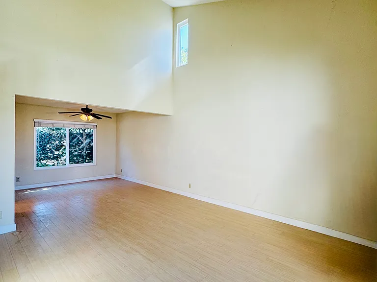 10 Coldbrook — Photo 3