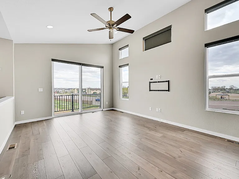 2407 Zorro Hts — Photo 5