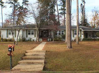 368 Lakeview Dr, Columbus, MS 39705