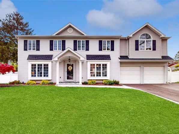 12 Fireplace Drive, Kings Park, NY 11754