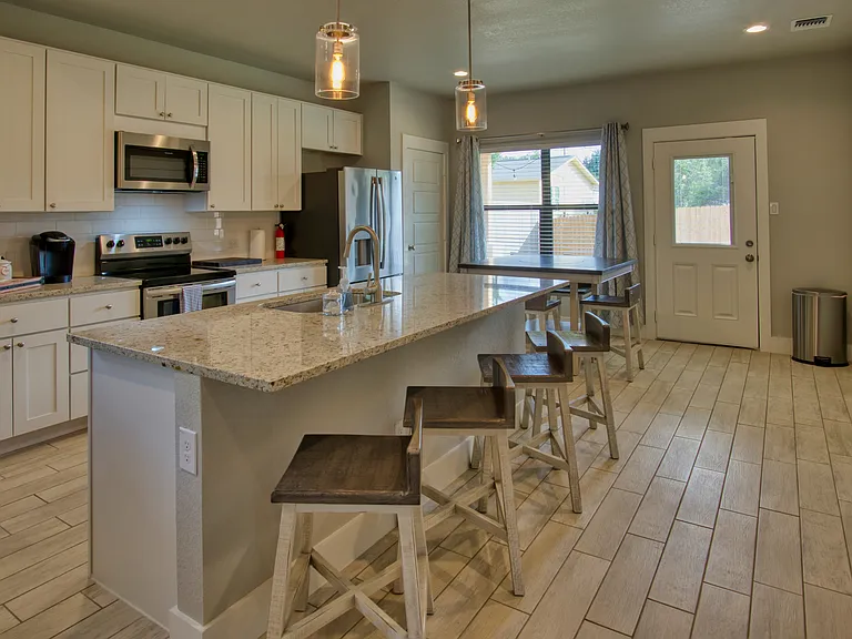 1247 Greenhill Dr — Photo 13