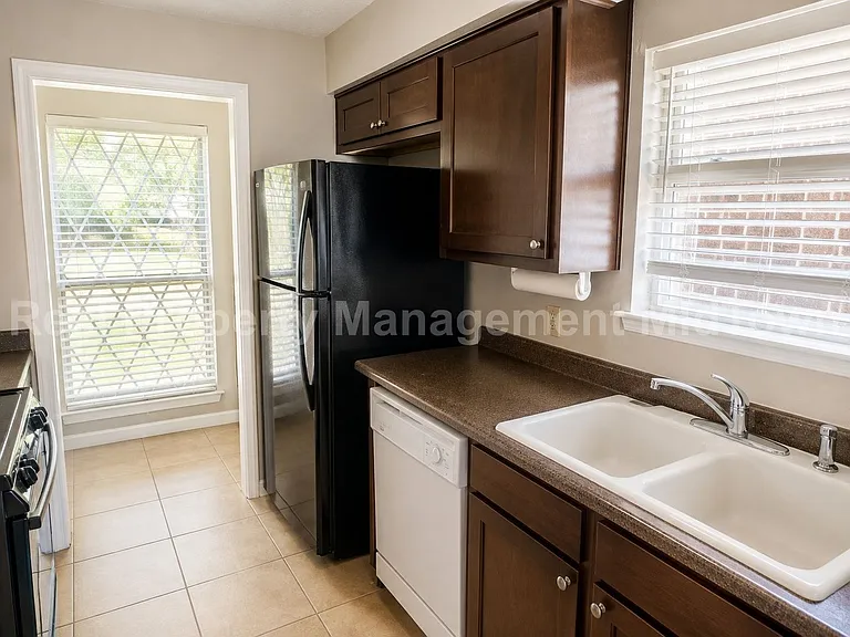 4209 Wingrove Dr — Photo 5