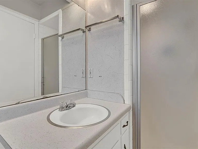 1000 W Silver Meadow Dr — Photo 16