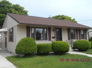1529 S 24th St, Manitowoc, WI 54220