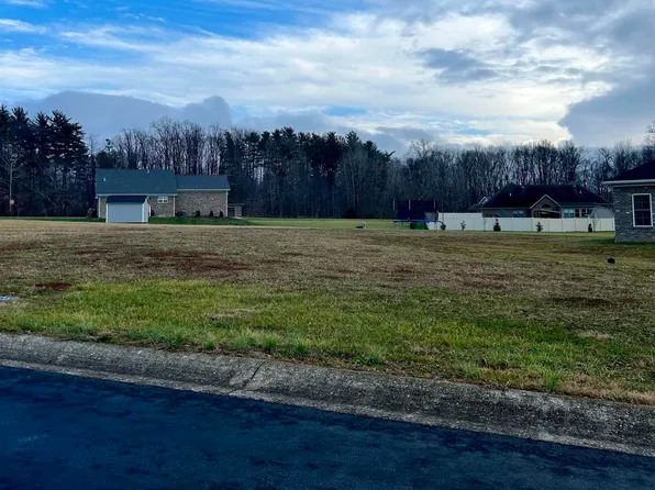 1520 Willowbrook Dr #32, Princeton, IN 47670