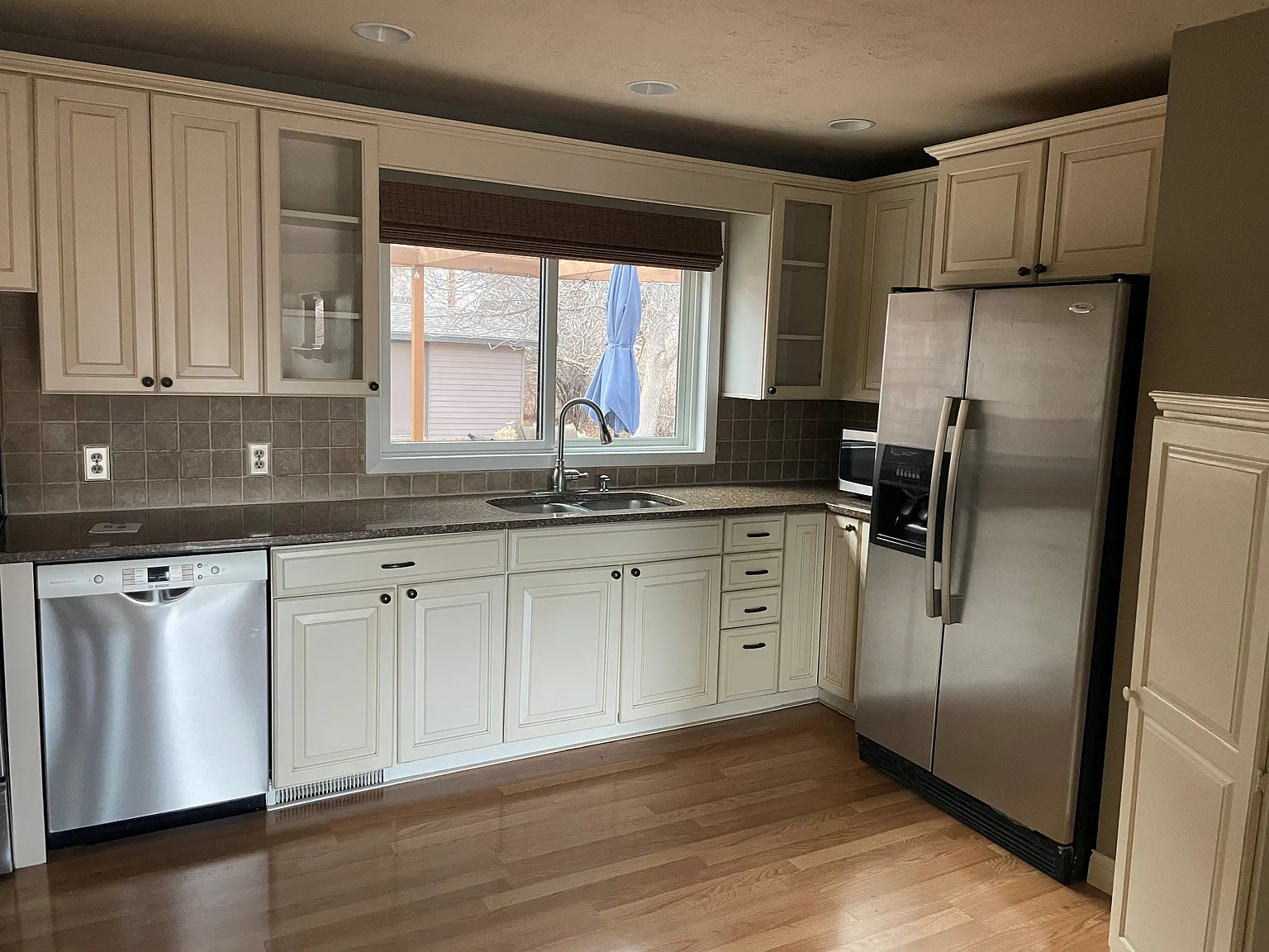 2721 Lynnwood Dr — Photo 3