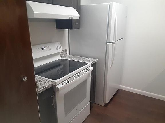 3rd image of 615 Colonial Dr #16-1