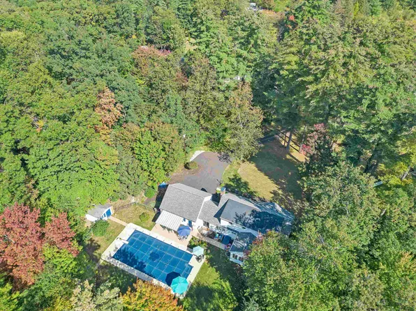 118 West River Road, Hooksett, NH 03106