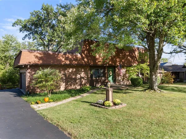 1138 Birchgate Trl, Saint Louis, MO 63135